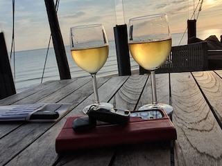 DE ZON IN ZEELAND direct aan het strand.