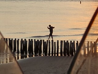 DE ZON IN ZEELAND 41 direct aan het strand.