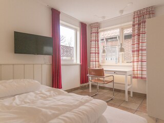 Schlafzimmer 2: Doppelbett im Obergeschoss