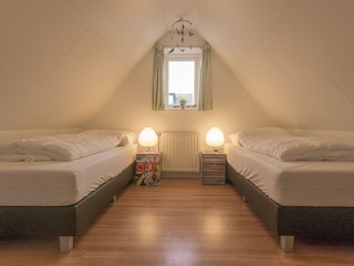 Schlafzimmer 3: 2 Einzelbetten im Obergeschoss