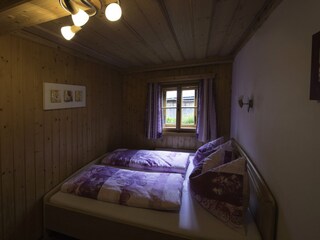 kleineres Schlafzimmer