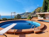 Ferienwohnung mit Pool und Meerblick