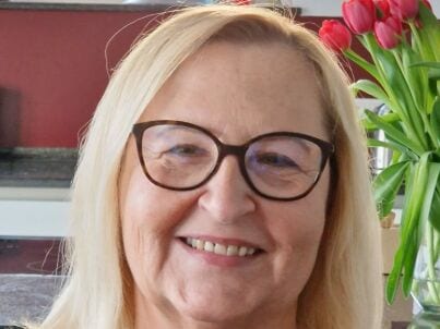 Mevr Angelika Staude