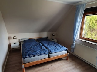 Schlafzimmer 2