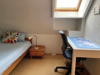 Einzelzimmer und Arbeitsplatz