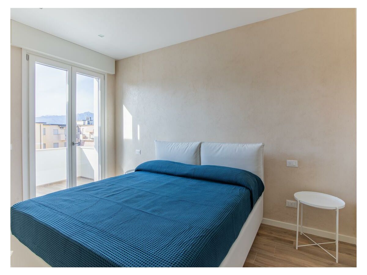 Schlafzimmer 1 mit Balkon