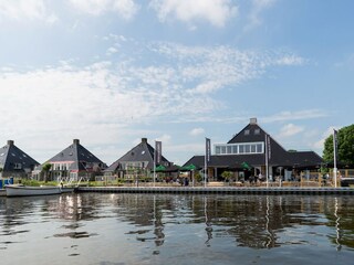 House boat Uitwellingerga  33
