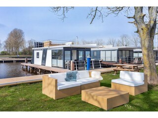 Huisboot Uitwellingerga Buitenaudio-opname 1