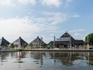 House boat Uitwellingerga  29