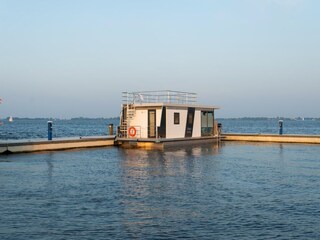 Maison flottante Offingawier Enregistrement extérieur 2