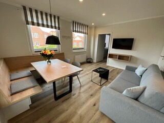 Wohn - und Essbereich