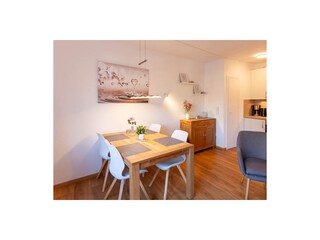 Wohn-/Essbereich mit offener Küche