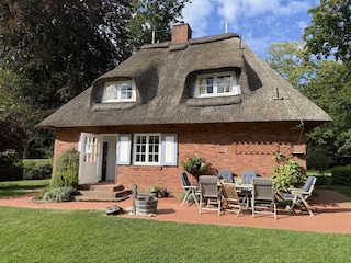 Reethaus mit vielen Sonnen-Sitzplätzen