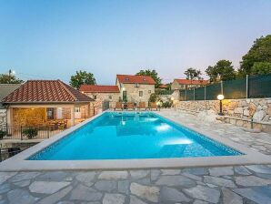 Ferienhaus Buljanovi Dvori mit privatem Pool - Zmijavci - image1