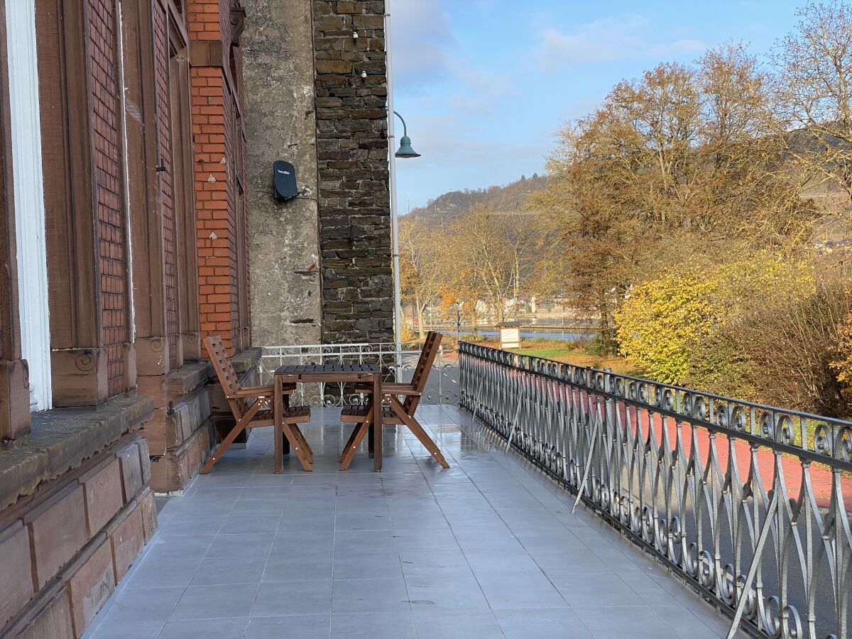 XXL-Terrasse mit 12x5m Wird im Frühjahr hergerichtet.