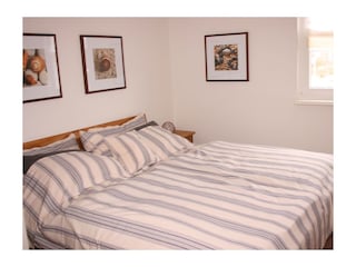 Schlafzimmer mit Doppelbett