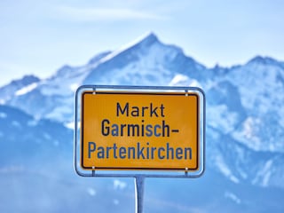 Ortsschild Garmisch-Partenkirchen