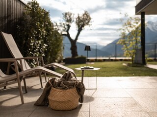 Spiegelsauna im Garten mit Ausblick