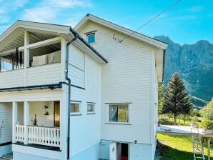 Apartment 4 person holiday home in LAUPSTAD - Laupstad - image1