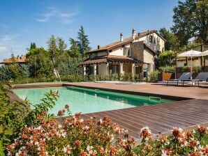 Holiday house Fantastisches Ferienhaus in Castel San Pietro Terme mit Pool - Pianoro - image1