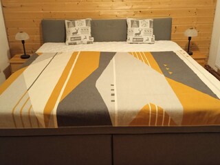 Schlafzimmer 1
