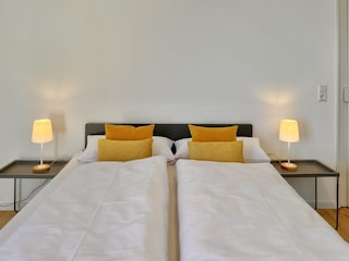 Kleines Schlafzimmer (Bett 160x200)