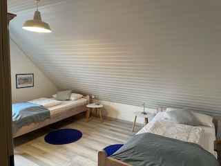Schlafzimmer 2 mit Fernseher
