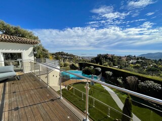 the second large terrace with salon & outdoor kitchen