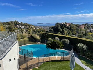 Removable vence around the pool and great view