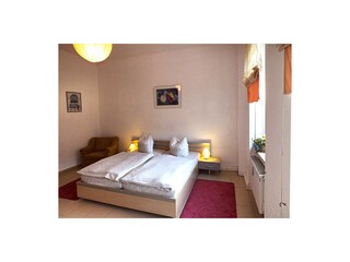 Schlafzimmer 1