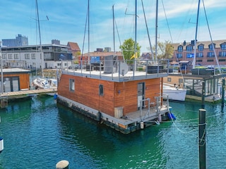 Hausboot Stina nahe der Promenade