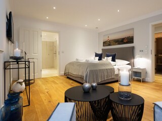 Schlafzimmer UG mit Sauna