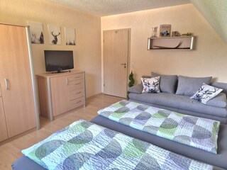 Schlafzimmer 3 - mit ausiehbarer Schlafcouch