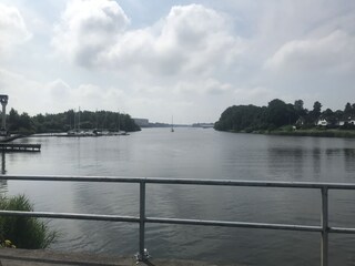 Am Provianthaus_Blick von der Rader Insel auf den NOK