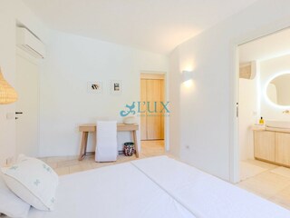 Schlafzimmer mit Doppelbett