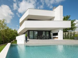 55 con piscina e spa