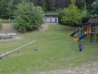 Spielplatz 100 Meter entfernt