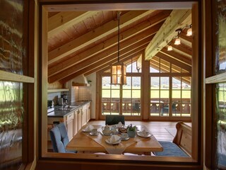 Blick von Schlafzimmer in Wohnraum