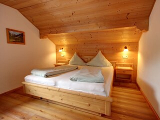 Schlafzimmer 2