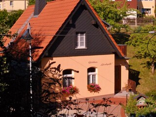 Ferienhaus "Zur Gässelquelle" im Sommer