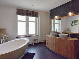 Holiday house Spa Features 21