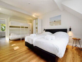 Holiday house Spa Features 24