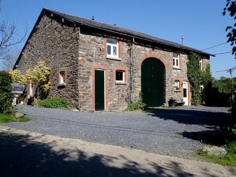 Boerderij Rustiek boerderijverblijf in Rogery