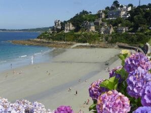 Steinhaus in der Bretagne nahe Sandstränden