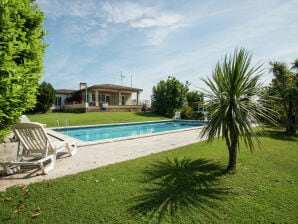 Villa Ferienhaus in Strandnähe in Sant Pere Pescador - Sant Pere Pescador - image1