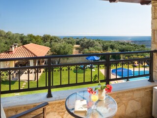 Villa Tavronitis Buitenaudio-opname 6