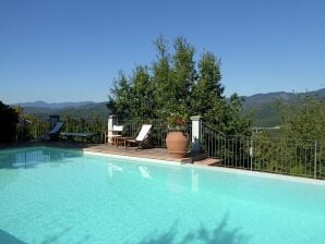 Holiday house Geräumiges Ferienhaus in Montecarelli mit Pool - Barberino di Mugello - image1