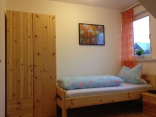 Schlafzimmer IV im DG mit Einzelbetten