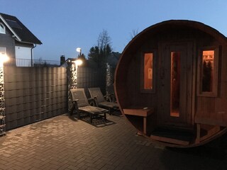 Fass-Sauna mit Außenbereich