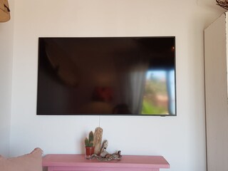 Großer Smart TV und deutsches Sat Fernsehen